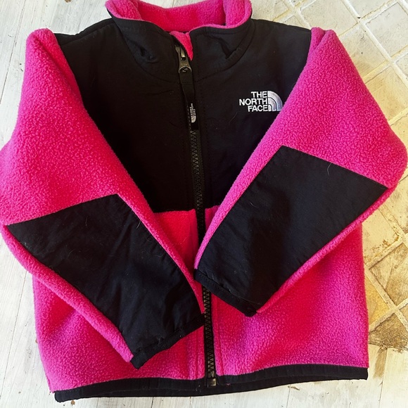 Size 6-12m - Picture 1 of 1